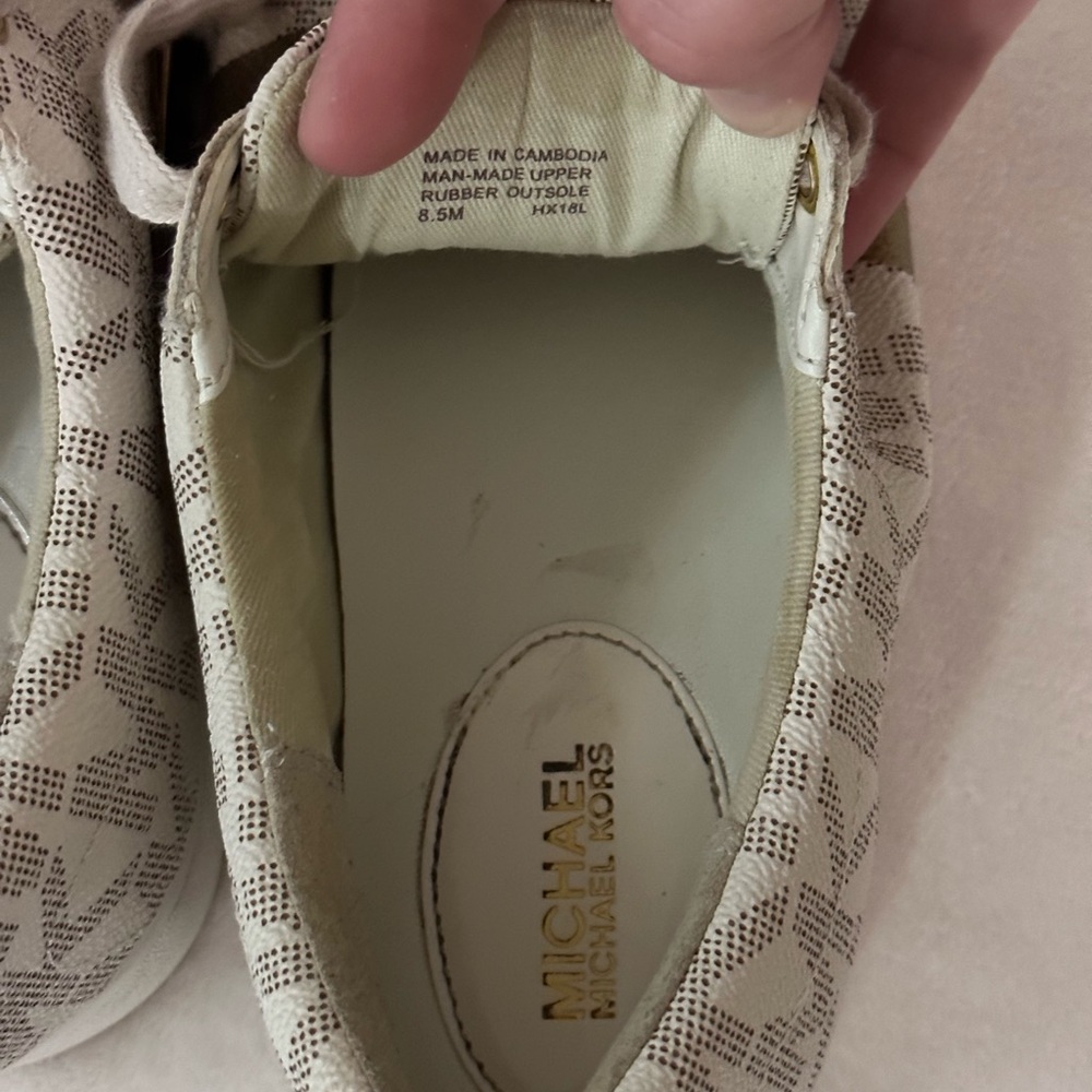 Michael Kors lace up Tennis Shoes - Picture 4 of 8